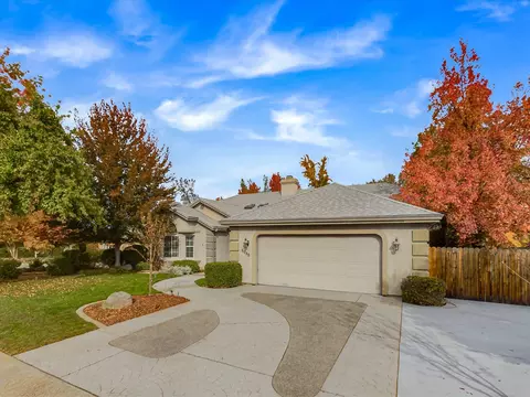 6086 Gleneagles Ct, Redding, CA 96003 photo 3
