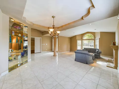 6086 Gleneagles Ct, Redding, CA 96003 photo 5
