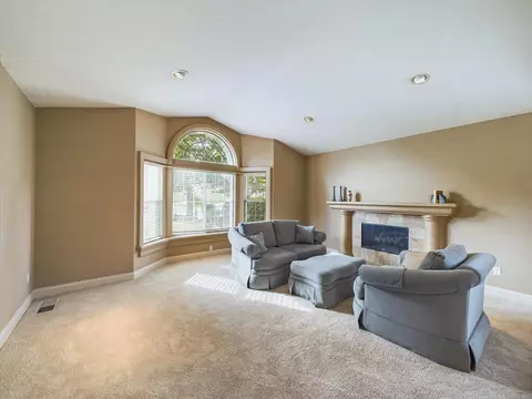 6086 Gleneagles Ct, Redding, CA 96003 photo 7