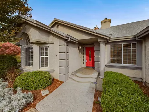 6086 Gleneagles Ct, Redding, CA 96003