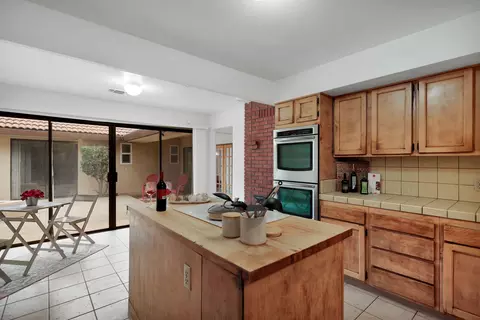 Kitchen - 13144 Bear Mountain Rd, Redding, CA 96003 photo 3 of 7