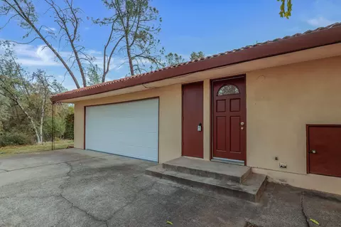 Exterior - 13144 Bear Mountain Rd, Redding, CA 96003 photo 14 of 22