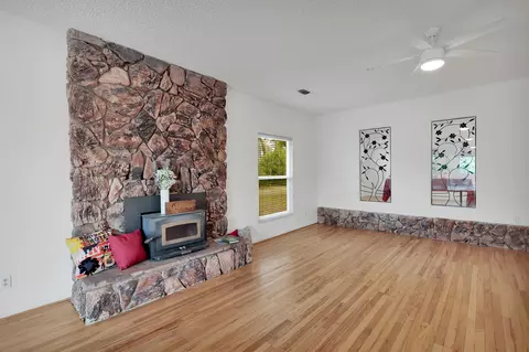 Living - 13144 Bear Mountain Rd, Redding, CA 96003 photo 2 of 3