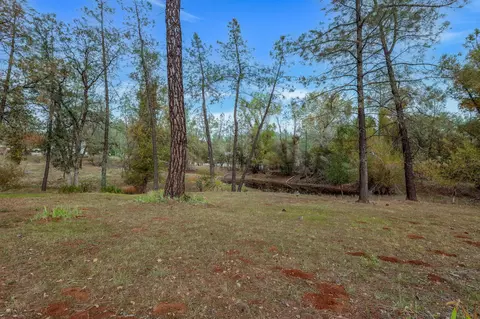 Exterior - 13144 Bear Mountain Rd, Redding, CA 96003 photo 15 of 22