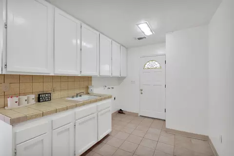 Kitchen - 13144 Bear Mountain Rd, Redding, CA 96003 photo 6 of 7
