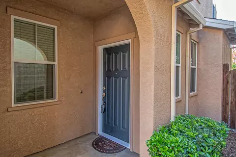 2063 Vienna Way, Redding, CA 96003 photo 3