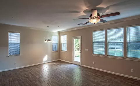 2063 Vienna Way, Redding, CA 96003 photo 4