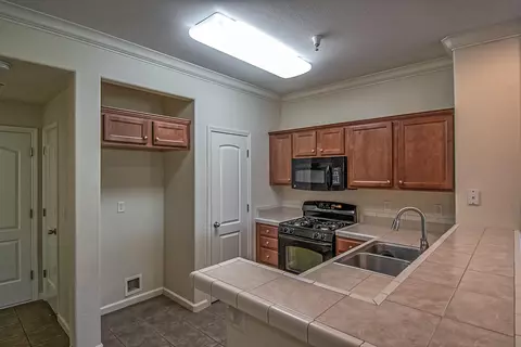 2063 Vienna Way, Redding, CA 96003 photo 9