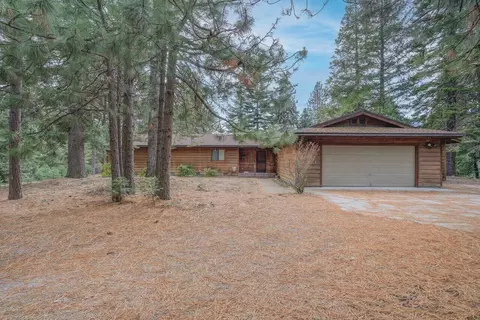4311 N Old Stage Rd, Mount Shasta, CA 96067