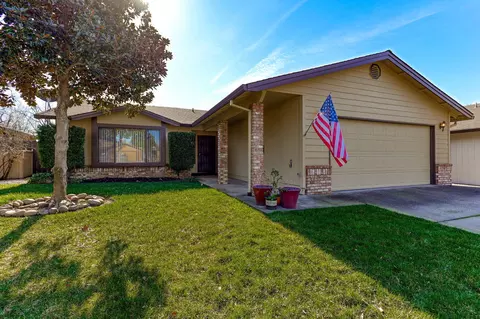 565 Monet, Redding, CA 96001 photo 1