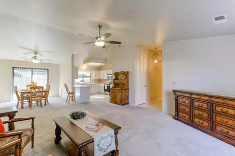 565 Monet, Redding, CA 96001 photo 2