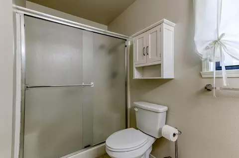 565 Monet, Redding, CA 96001 photo 28