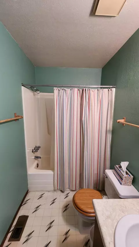 Bath - 37472 Cypress Ave, Burney, CA 96013 photo 1 of 3