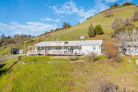 22270 Elk Trl, Redding, CA 96003