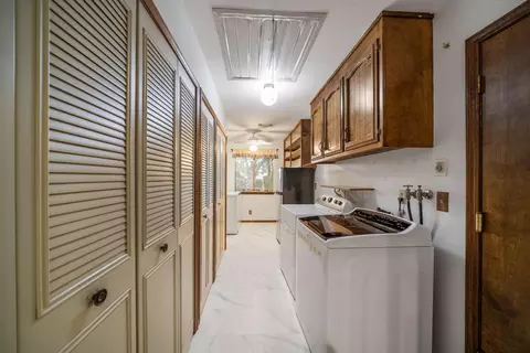 Kitchen - 7511 Amigo Way, Redding, CA 96002 photo 5 of 6