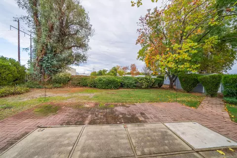 Exterior - 7511 Amigo Way, Redding, CA 96002 photo 9 of 19