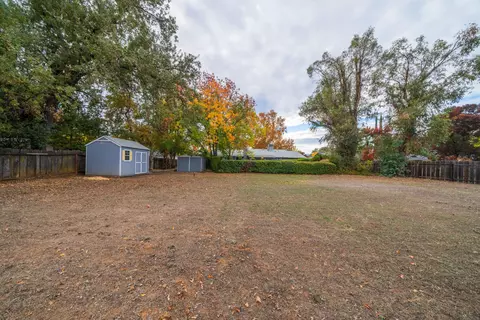 Exterior - 7511 Amigo Way, Redding, CA 96002 photo 16 of 19
