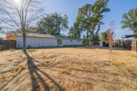 Exterior - 12873 Gardenia Dr, Red Bluff, CA 96080 photo 7 of 17