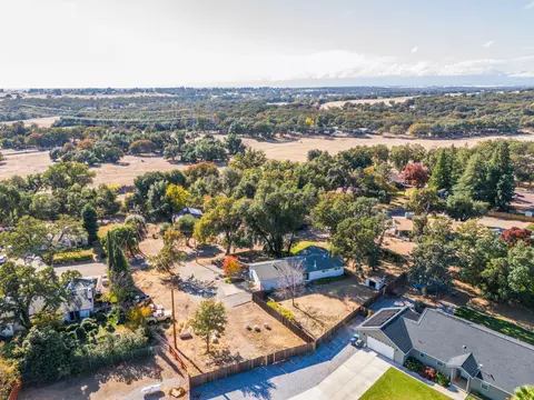 View/Area - 12873 Gardenia Dr, Red Bluff, CA 96080 photo 5 of 12