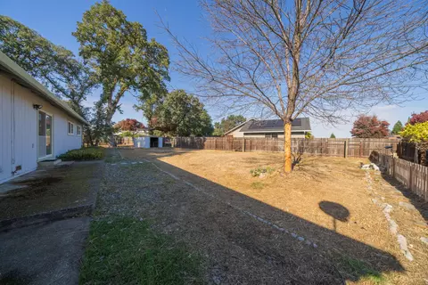 Exterior - 12873 Gardenia Dr, Red Bluff, CA 96080 photo 6 of 17