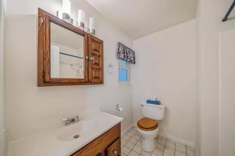 Bath - 12873 Gardenia Dr, Red Bluff, CA 96080 photo 3 of 3