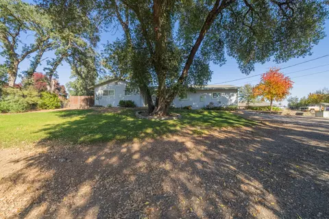 Exterior - 12873 Gardenia Dr, Red Bluff, CA 96080 photo 16 of 17