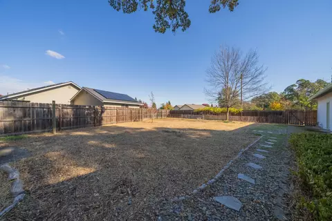 Exterior - 12873 Gardenia Dr, Red Bluff, CA 96080 photo 12 of 17