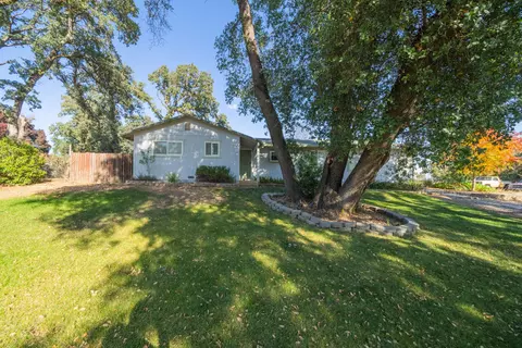 Exterior - 12873 Gardenia Dr, Red Bluff, CA 96080 photo 2 of 17