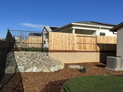 Exterior - 2734 Austere Ave, Redding, CA 96003 photo 8 of 13