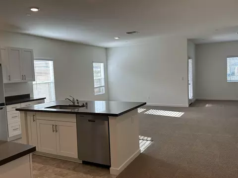 Kitchen - 2734 Austere Ave, Redding, CA 96003 photo 8 of 8