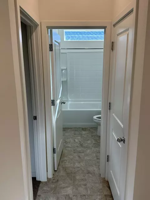 Bath - 2734 Austere Ave, Redding, CA 96003 photo 1 of 4