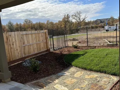 Exterior - 2734 Austere Ave, Redding, CA 96003 photo 2 of 13
