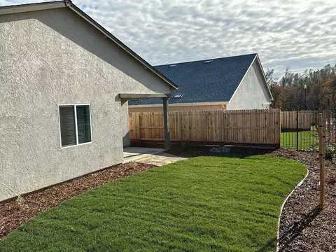 Exterior - 2734 Austere Ave, Redding, CA 96003 photo 11 of 13