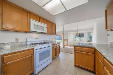 4415 Moyvane Dr, Redding, CA 96001 photo 13