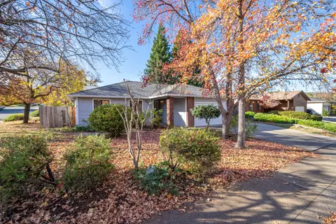 4415 Moyvane Dr, Redding, CA 96001 photo 2
