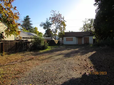 1045 Parkview Ave, Redding, CA 96001 photo 2