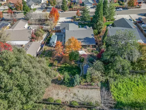 4548 Cerro Ln, Redding, CA 96001 photo 46