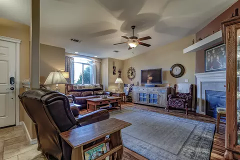 4548 Cerro Ln, Redding, CA 96001 photo 2