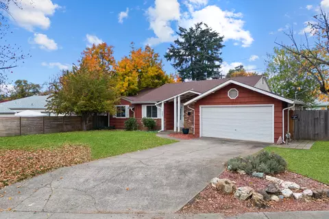 2202 Canal Dr, Redding, CA 96001 photo 3