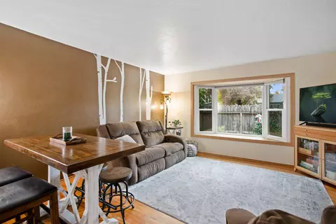 2202 Canal Dr, Redding, CA 96001 photo 4