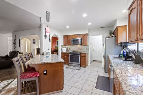 6411 Hemlock St, Redding, CA 96001 photo 7