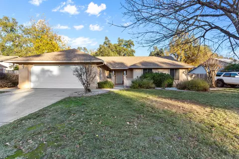 6411 Hemlock St, Redding, CA 96001