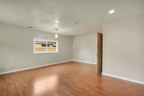 1487 Oakdale Ln, Redding, CA 96002 photo 21