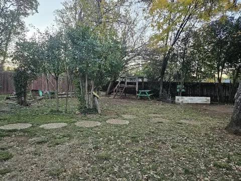 Exterior - 2189 Deerfield Ave, Redding, CA 96002 photo 3 of 4