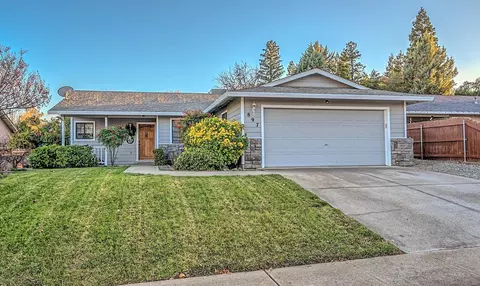 897 Spaniel Dr, Redding, CA 96003 photo 2