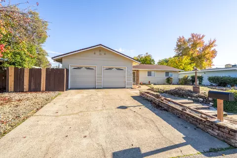 4235 Oro St, Redding, CA 96001
