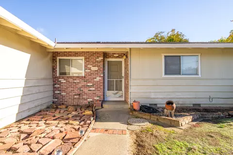 4235 Oro St, Redding, CA 96001 photo 4