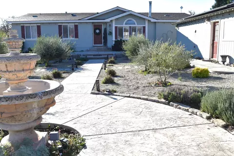 21833 Robledo Rd, Palo Cedro, CA 96073
