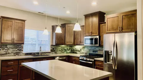 Kitchen - 4764 Squirrel Run Ct, Redding, CA 96002 photo 5 of 7