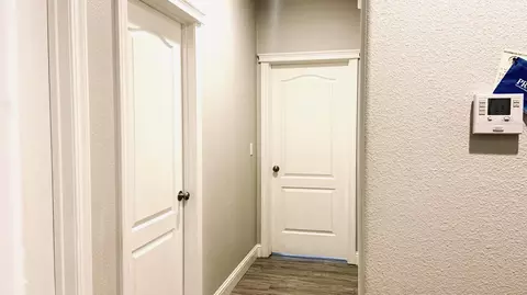 Entry Way - 4764 Squirrel Run Ct, Redding, CA 96002 photo 3 of 4